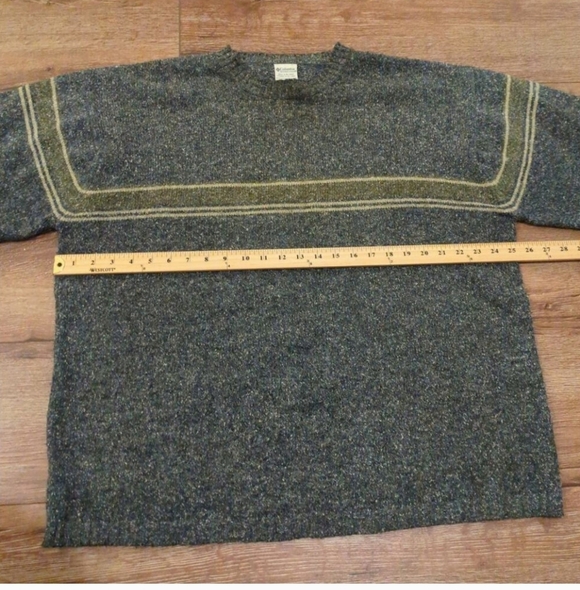 Columbia Men's Gray Sweater with Tan and Green Stripes - Picture 4 of 9